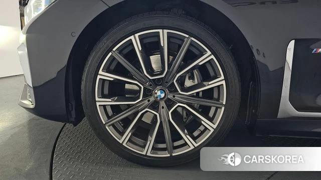 BMW 7 Series (G11) id 3940946 из Кореи 14