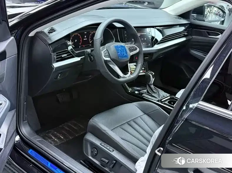 Volkswagen Passat 2023 Черный из Китая, фото 4