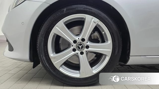 Mercedes-Benz E-Class W213 id 4698972 из Кореи 25
