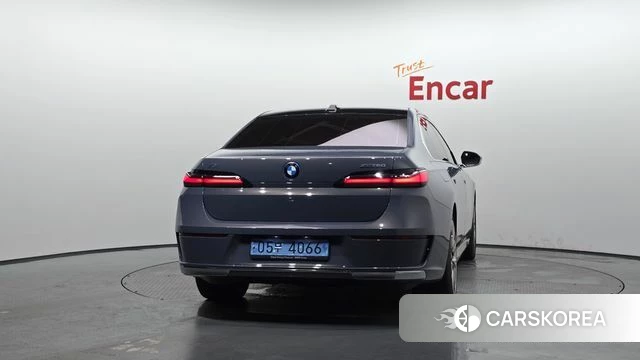 BMW i7 (G70) id 4572048 из Кореи 31