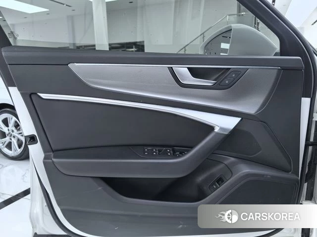 Audi A6L id 4259566 из Китая 9