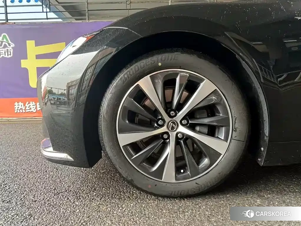 Lexus LS id 4655240 из Китая 8