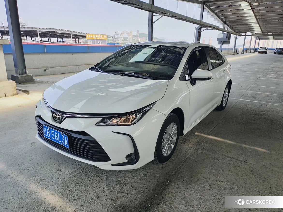 Toyota Corolla 2023 Белый из Китая, фото 4