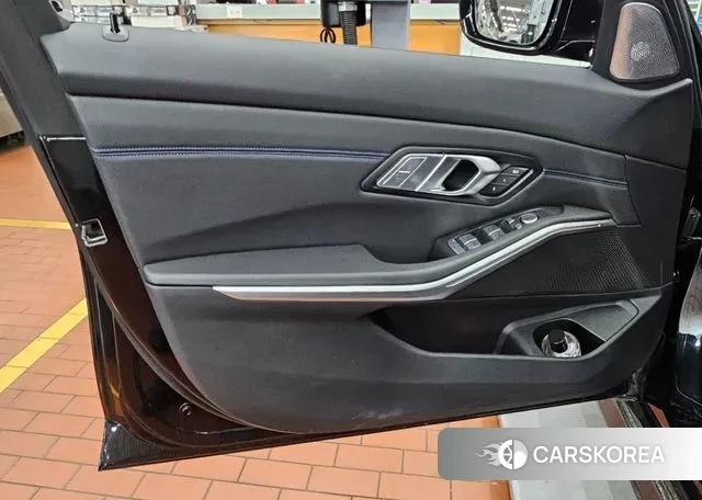 BMW 3 Series (G20) 2022 Черный из Кореи, фото 4