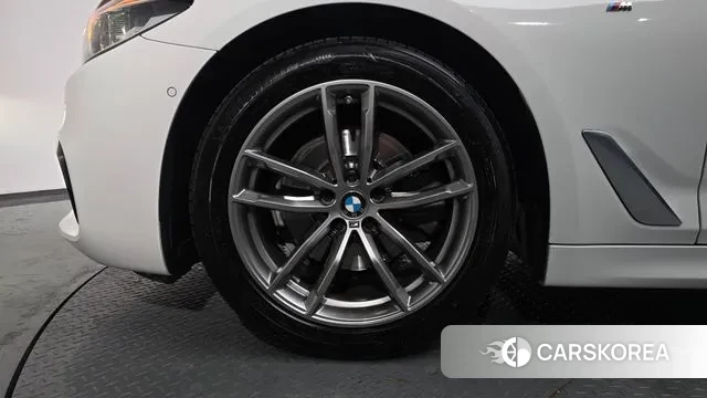 BMW 5 Series (G30) id 3577998 из Кореи 14