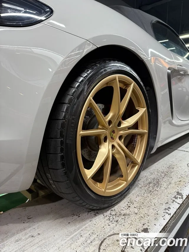 Porsche 718 Boxster 2018 Серебристо-серый из Кореи, фото 4