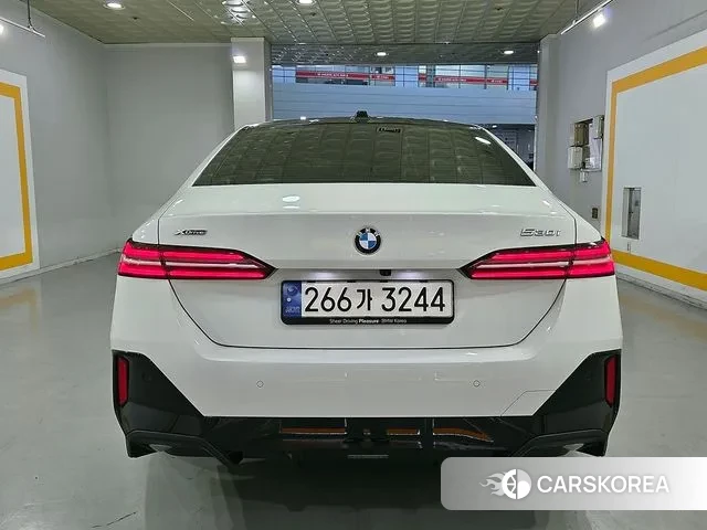 BMW 5 Series (G60) id 2883955 из Кореи 14