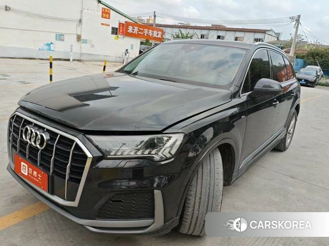 Audi Q7 2022 Черный из Китая, фото 4