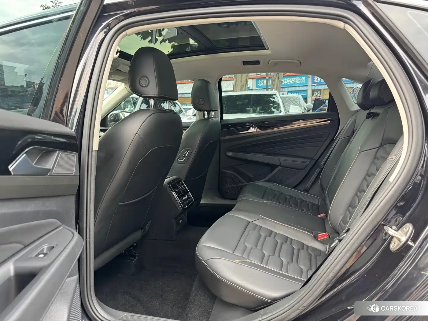Volkswagen Passat id 4576586 из Китая 10