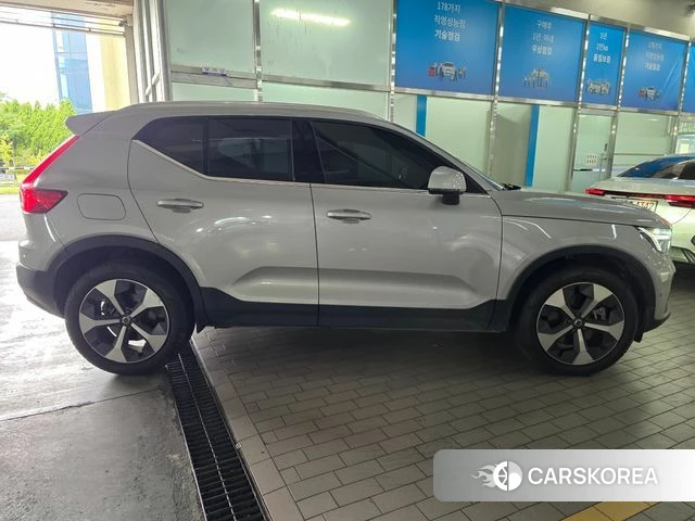 Volvo XC40 2023 Серебристо-серый из Кореи, фото 4