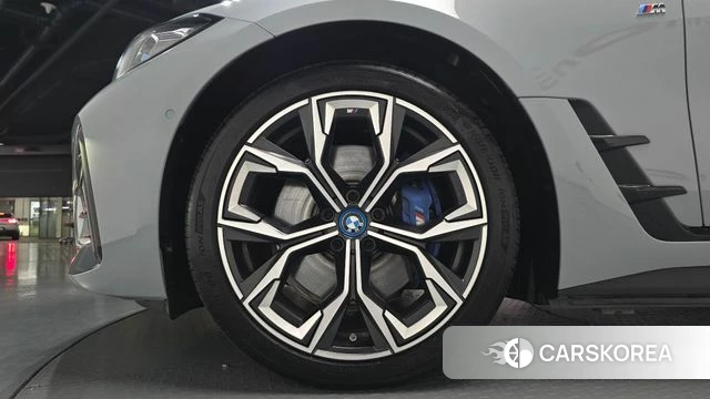 BMW i4 id 4337220 из Кореи 26
