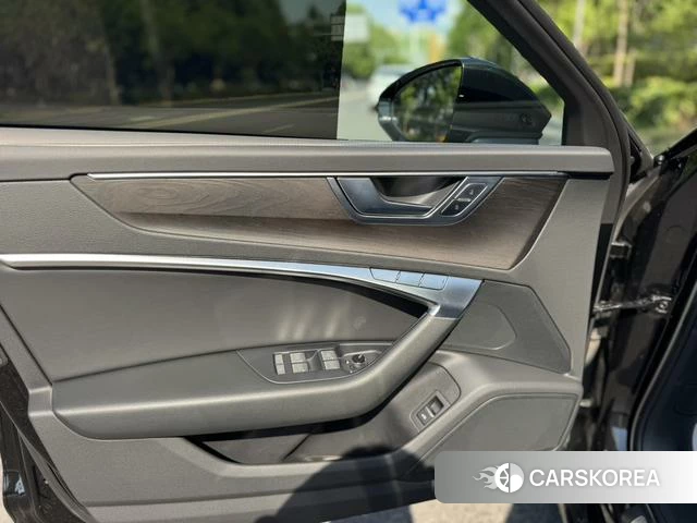 Audi A6L id 4301833 из Китая 14