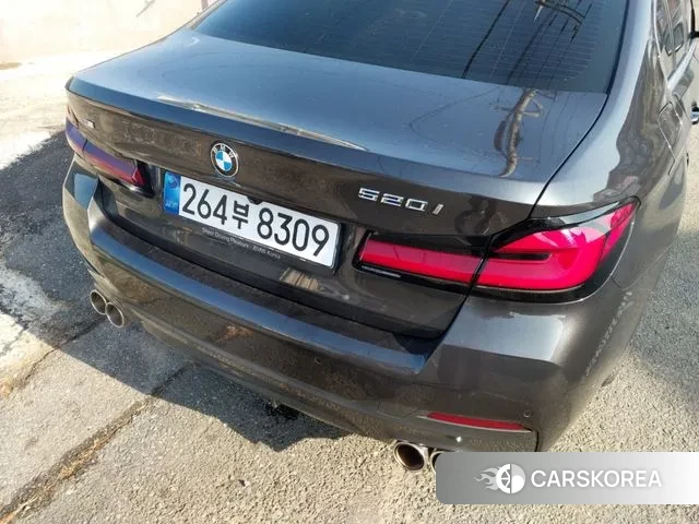 BMW 5 Series (G30) id 3695329 из Кореи 14