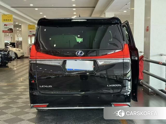 Lexus LM id 4300417 из Китая 7