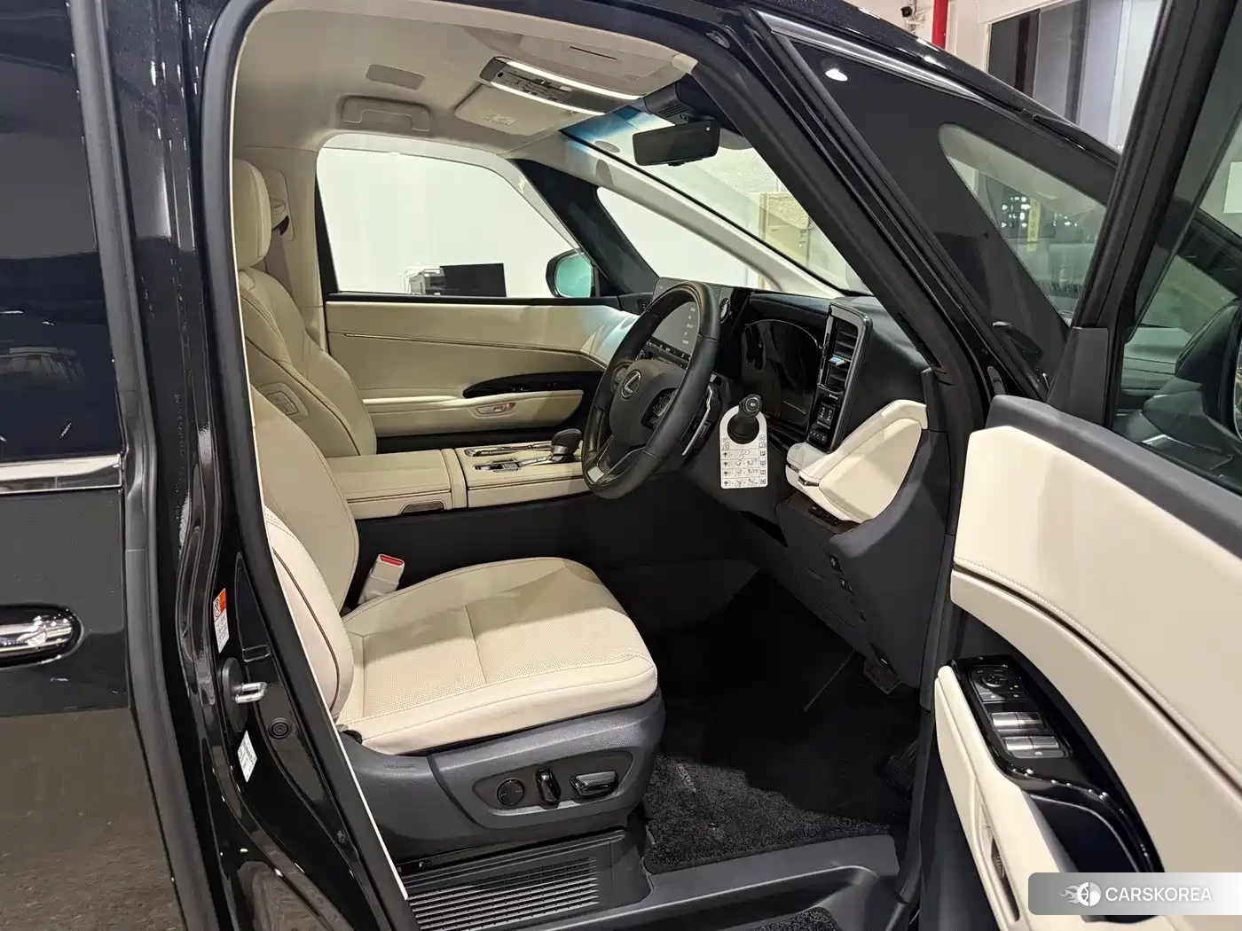 Lexus LM id 4629688 из Китая 10
