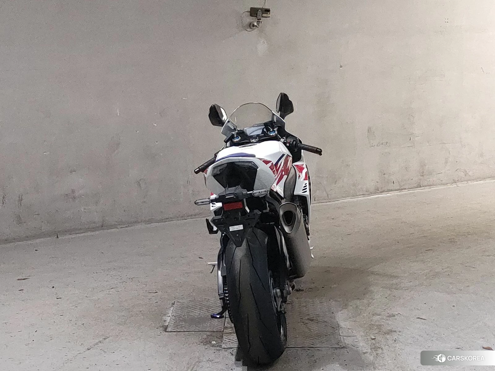 Проданный Honda CBR1000RR-R FIREBLADE SP 2023 из Японии, фото 3