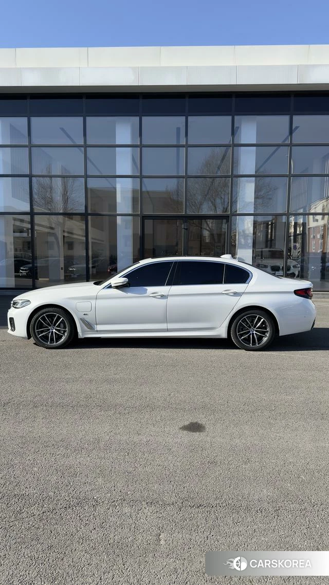 BMW 5 series PHEV 2021 Белый из Китая, фото 4