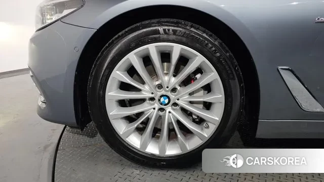 BMW 5 Series (G30) id 3547434 из Кореи 14