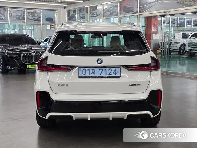 BMW iX1 (U11) id 3114772 из Кореи 13