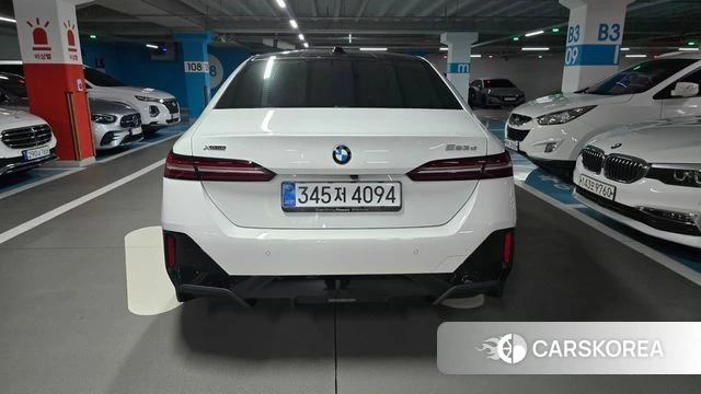 BMW 5 Series (G60) 2026 Белый из Кореи, фото 5