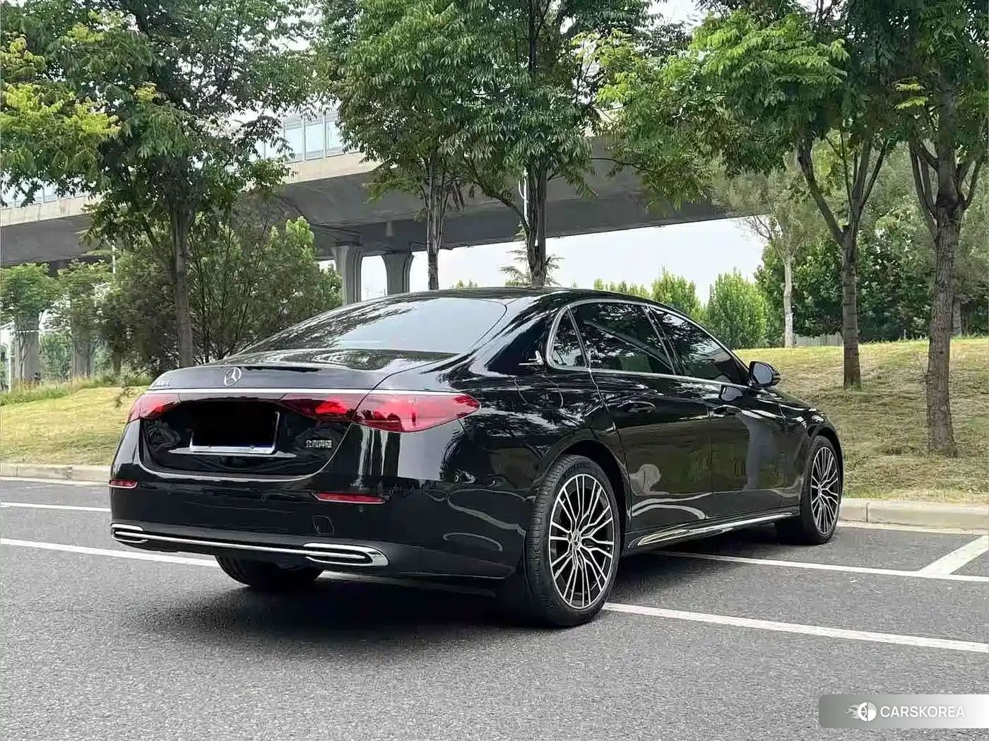 Mercedes-Benz E-Class 2025 Черный из Китая, фото 4