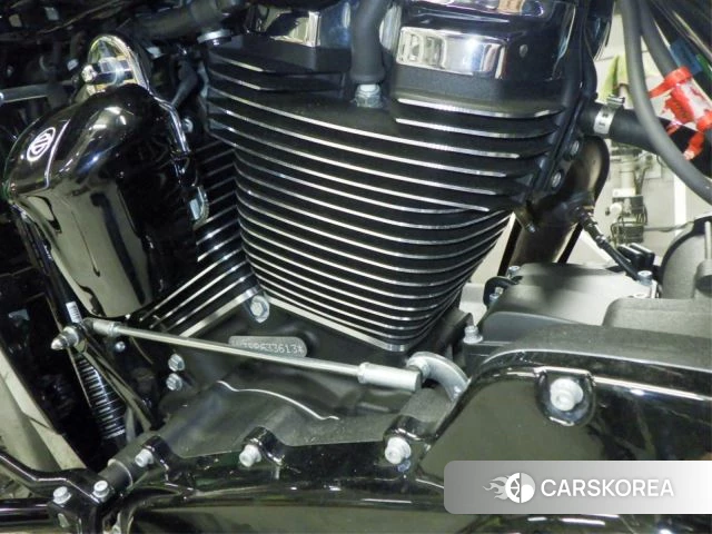 Engine photo