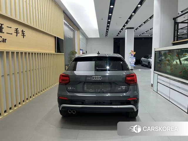 Audi Q2L 2020 Темно-серый из Китая, фото 4
