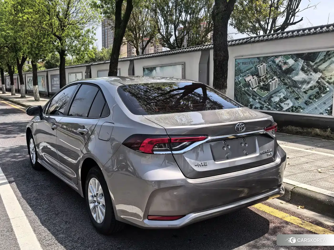 Toyota Corolla 2023 Champagne/brown из Китая, фото 6