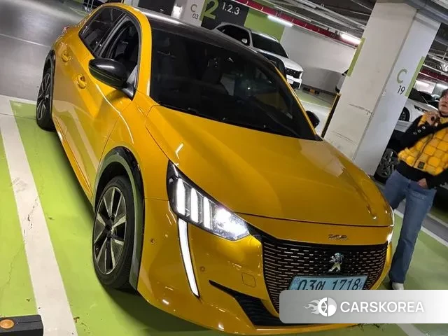 Peugeot e-208 second Generation 2020 Желтый из Кореи, фото 5