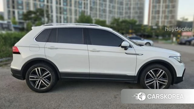 Volkswagen Tiguan second Generation 2022 Белый из Кореи, фото 4