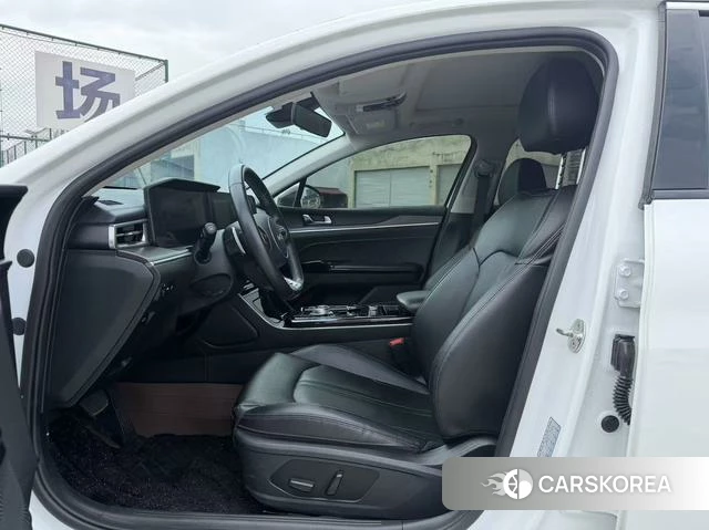 Kia K5 2022 Белый из Китая, фото 6