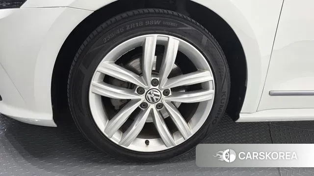 Volkswagen The New Passat id 3766628 из Кореи 14