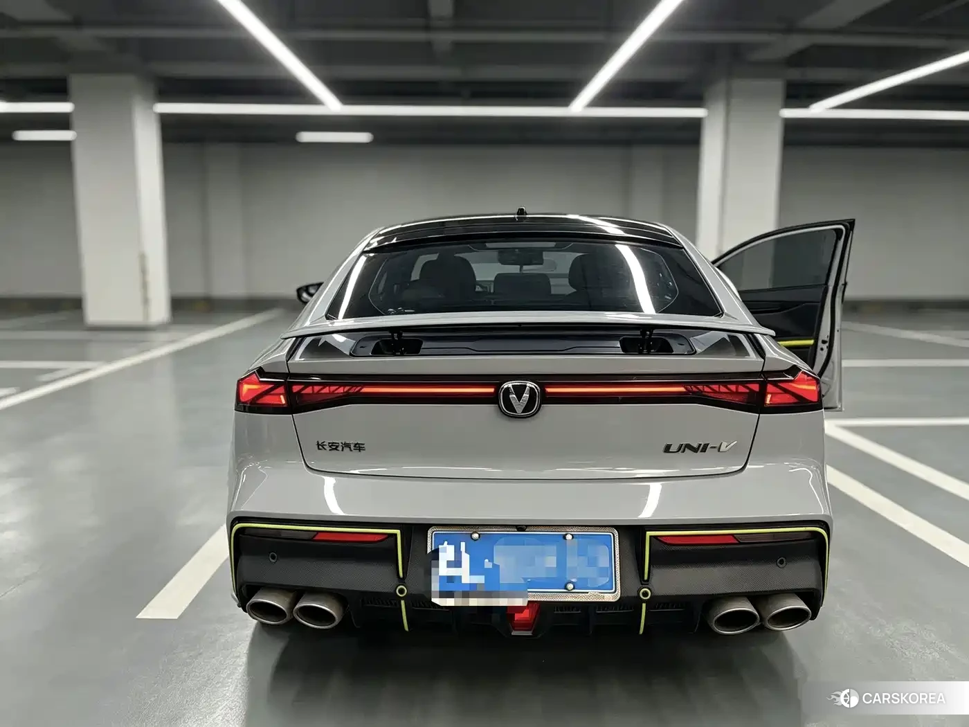 Chang'an UNI-V 2022 Silver/gray из Китая, фото 4