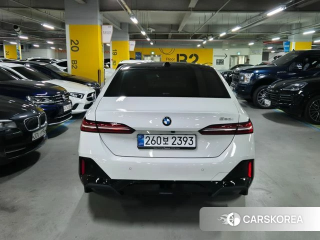 BMW 5 Series (G60) id 3863807 из Кореи 14