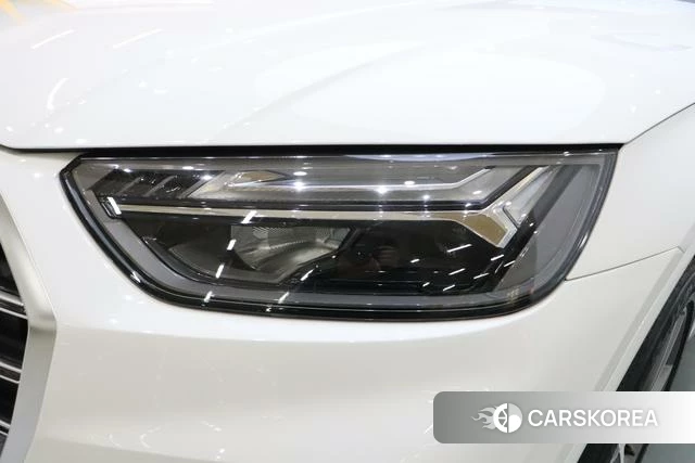 Audi Q5L id 4273671 из Китая 14