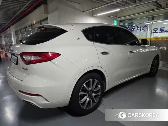 Maserati Levante id 3060248 из Кореи 7
