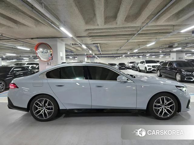 BMW 5 Series (G60) id 3922043 из Кореи 14