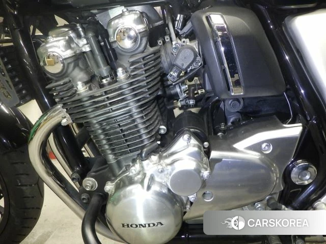 Engine photo