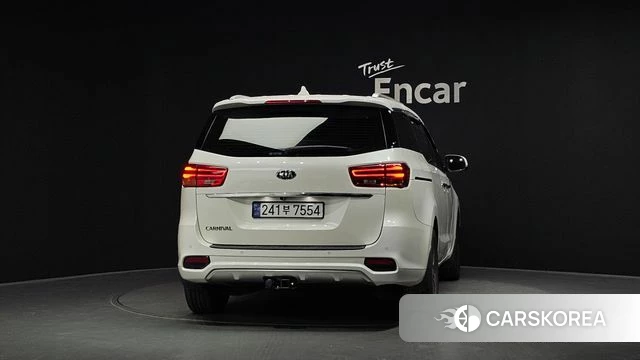 Kia The New Carnival id 4930459 из Кореи 25