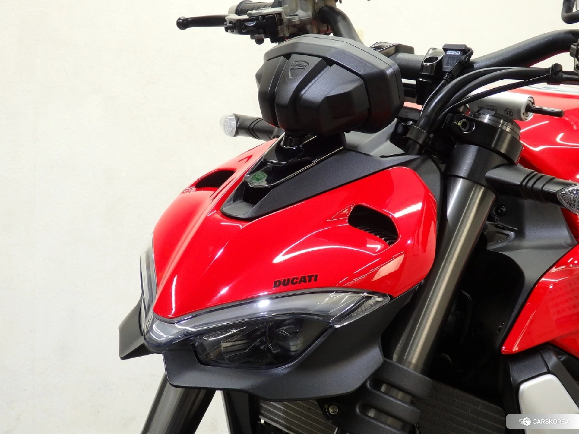Проданный Ducati STREETFIGHTER V2 id 4365531 из Японии, фото 24