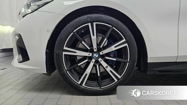 BMW 5 Series (G60) id 4527544 из Кореи 28
