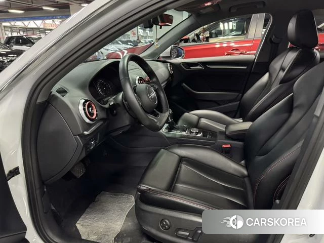 Audi A3 2019 Белый из Китая, фото 4