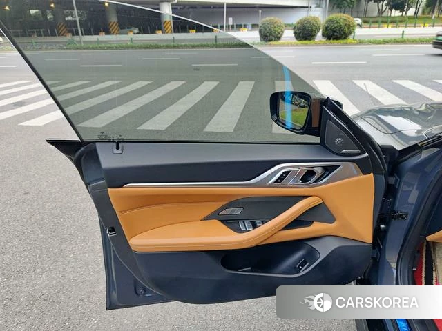 BMW 4 series 2023 Темно-серый из Китая, фото 6
