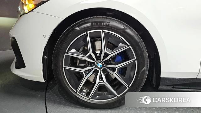 BMW 5 Series (G60) id 4380898 из Кореи 26