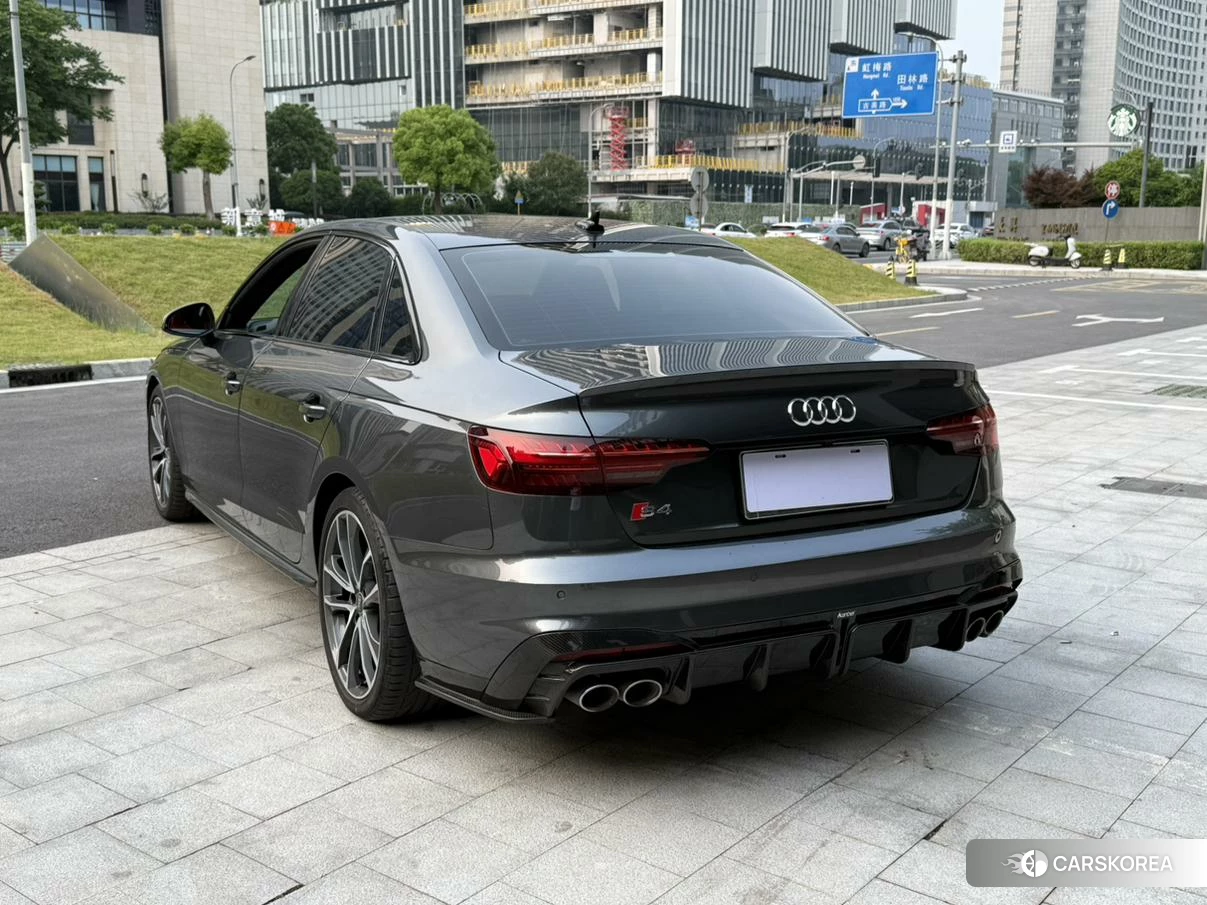 Audi S4 2020 Темно-серый из Китая, фото 4