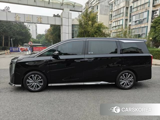 GAC Trumpchi Trumpchi M8 2024 Черный из Китая, фото 4