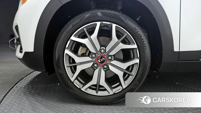Kia Seltos id 4489732 из Кореи 26