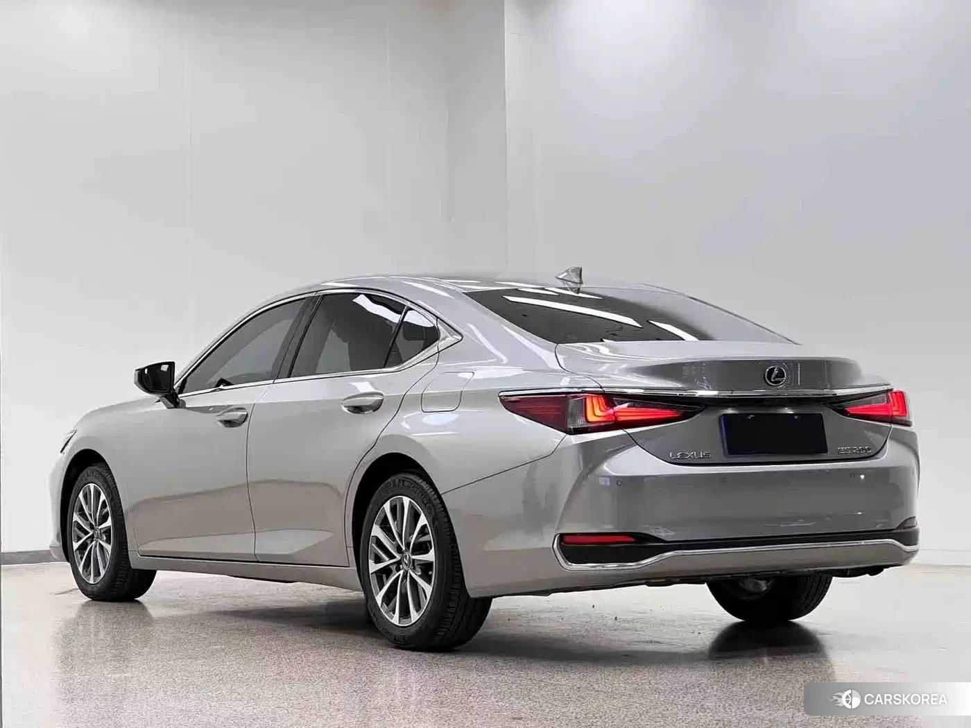 Lexus ES id 4539025 из Китая 22