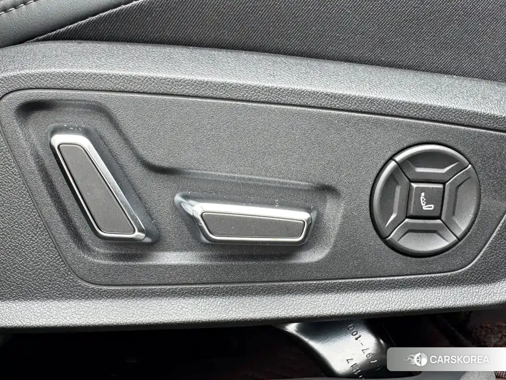 Audi A6L id 4649344 из Китая 23