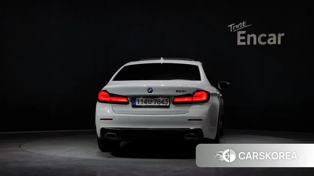 BMW 5 Series (G30) id 3629636 из Кореи 14